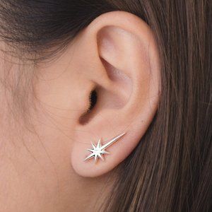 NWT SINGLE Silver Star Ear Climber